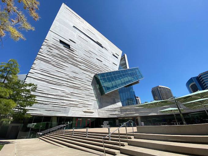 https://yvedweds.com/wp-content/uploads/2024/04/Perot-Museum.jpg